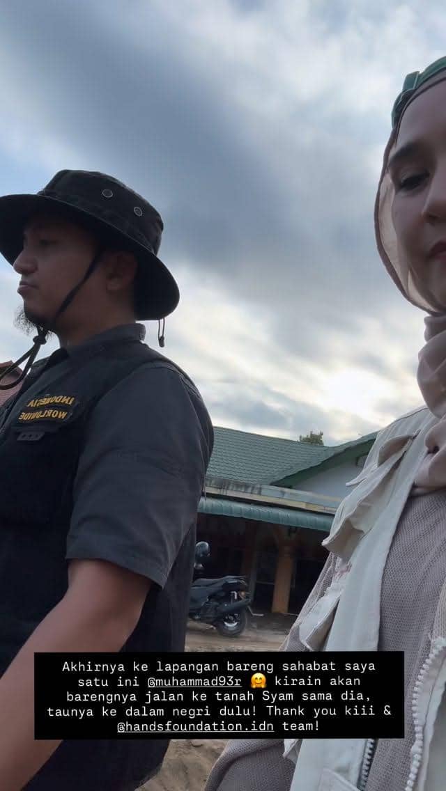 Zaskia Adya Mecca beri bantuan untuk korban banjir di Aceh.