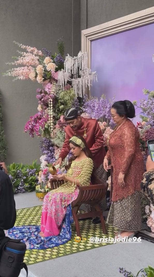 siraman Brisia Jodie