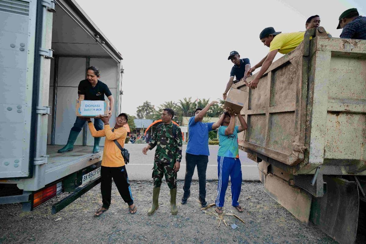 BCA memberi bantuan untuk korban bencana di Sumut (dok.BCA)