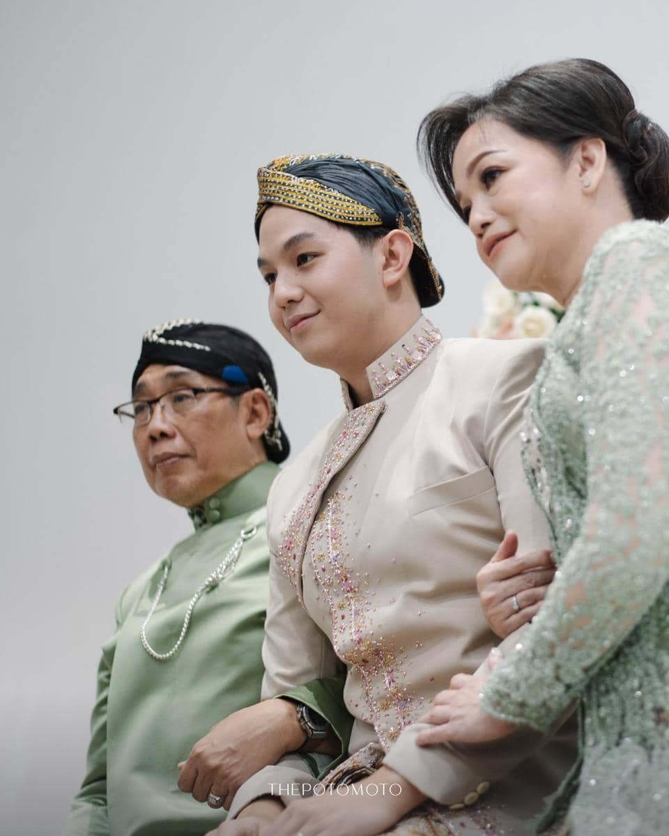 Siraman dan Sungkeman Jonathan Alden Jelang Menikah