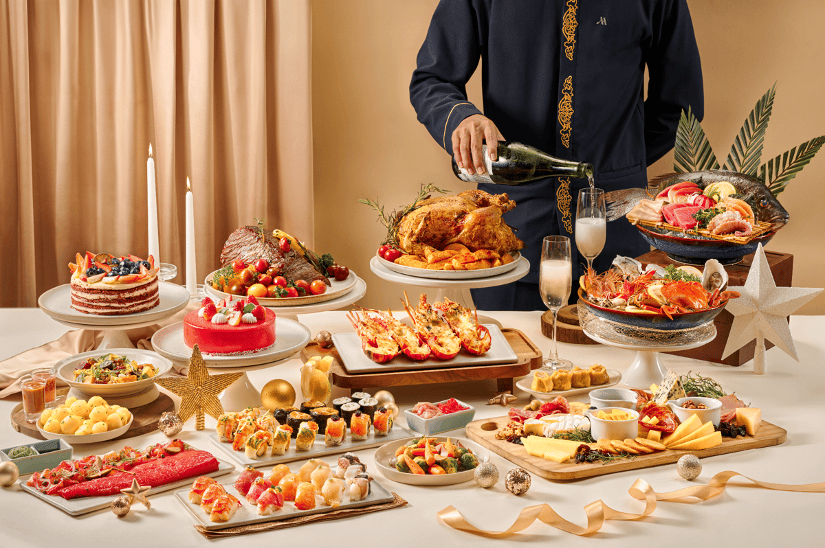 Untuk perayaan Natal Yogyakarta Marriott Hotel menawarkan Christmas Dinner 