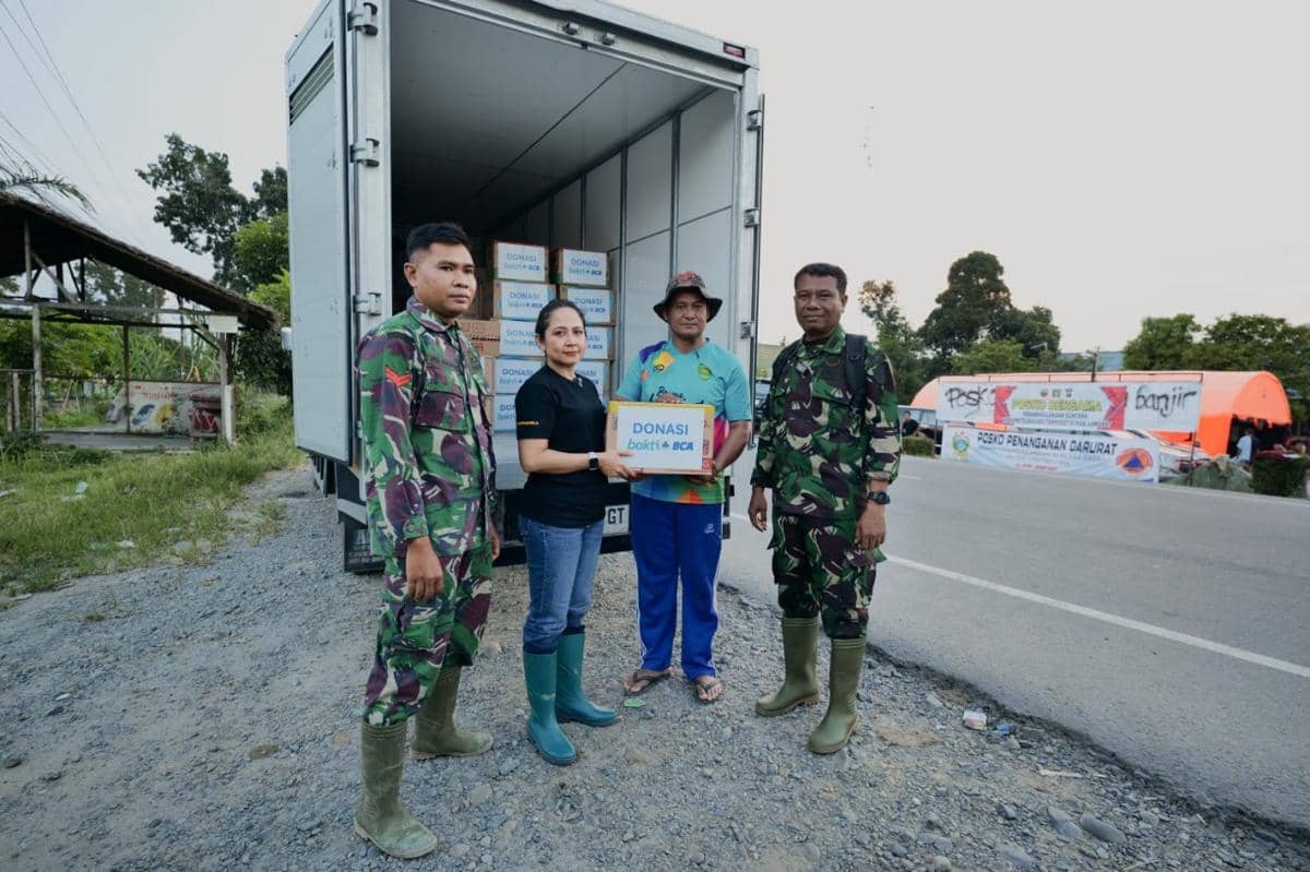 BCA memberi bantuan untuk korban bencana di Sumut (dok.BCA)