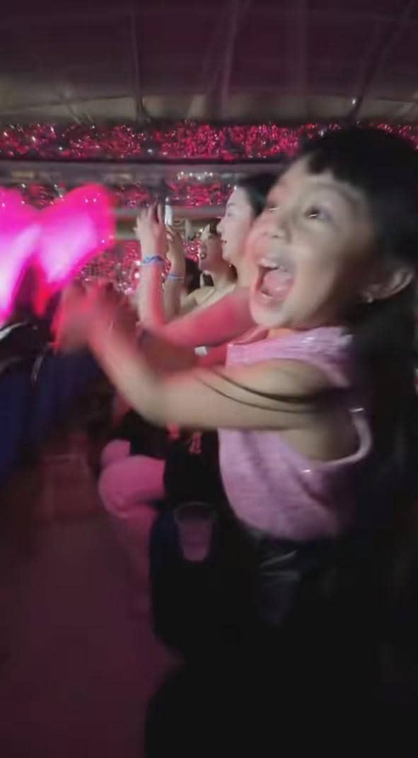 Aurel dan Ameena nonton BLACKPINK
