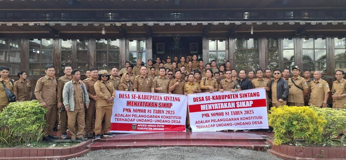 Ratusan kades di Sintang tuntut pencairan dana desa. 