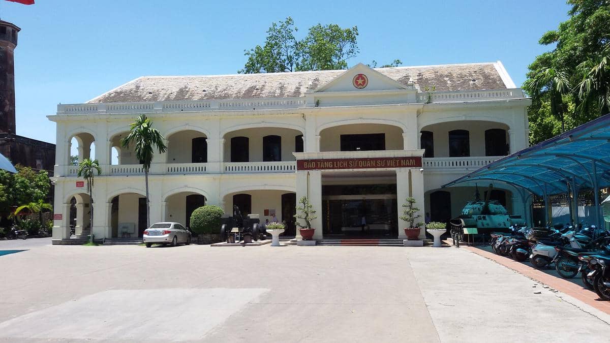 potret Vietnam Military History Museum