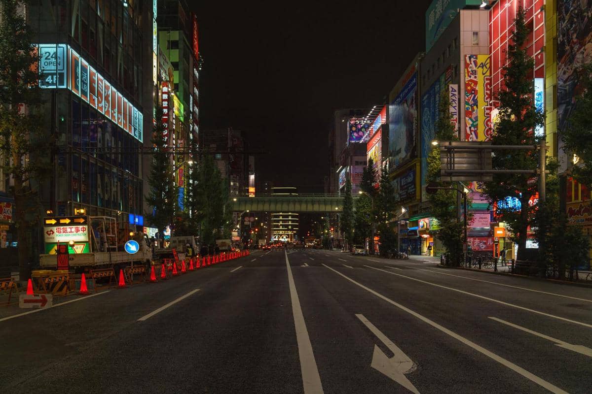 ilustrasi Tokyo saat malam hari