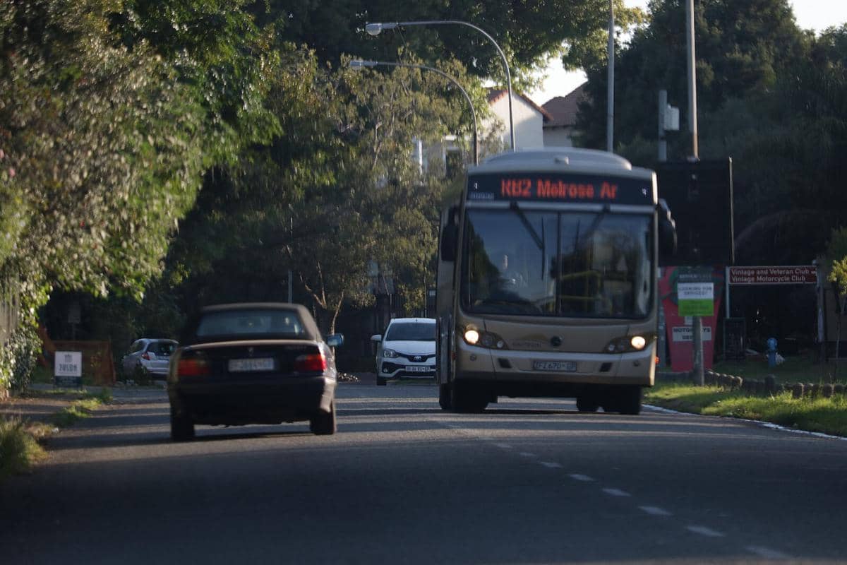 potret shuttle bus di Afrika Selatan