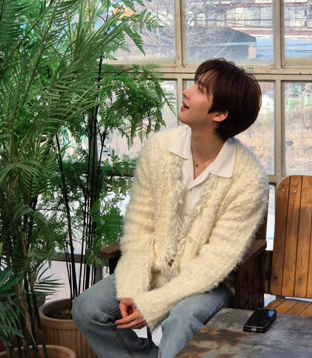 gaya outfit hangat Hui PENTAGON