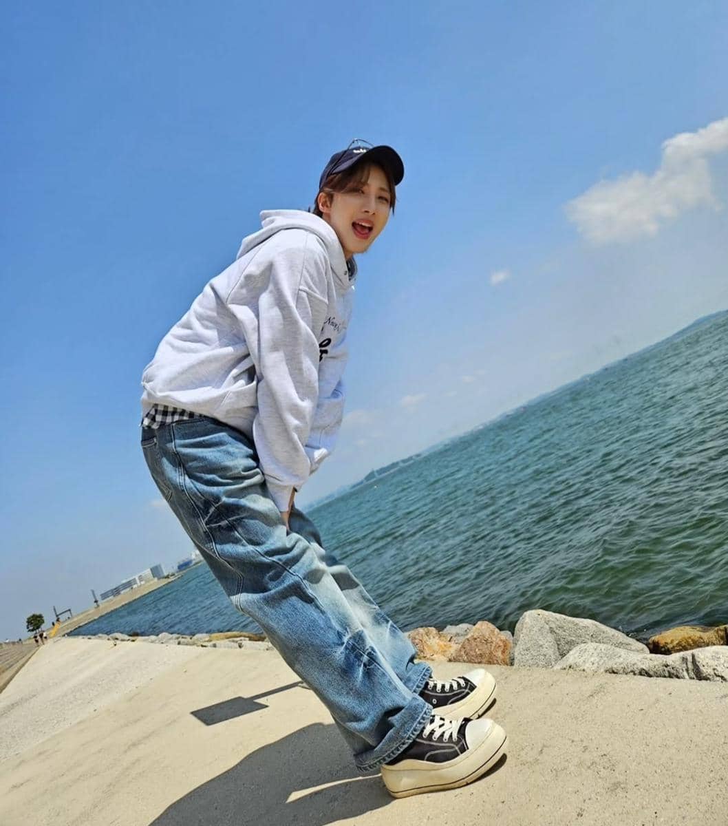 gaya outfit hangat Hui PENTAGON