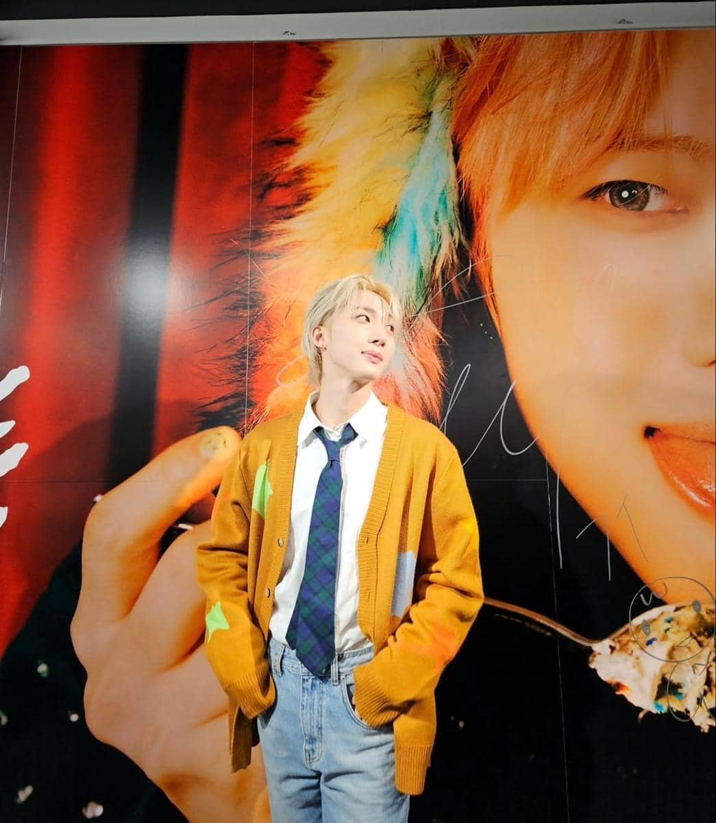 gaya outfit hangat Hui PENTAGON