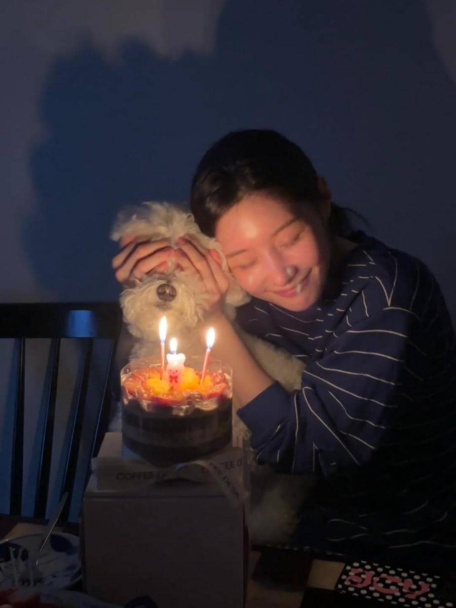 potret ulang tahun Jung Chaeyeon ke-28