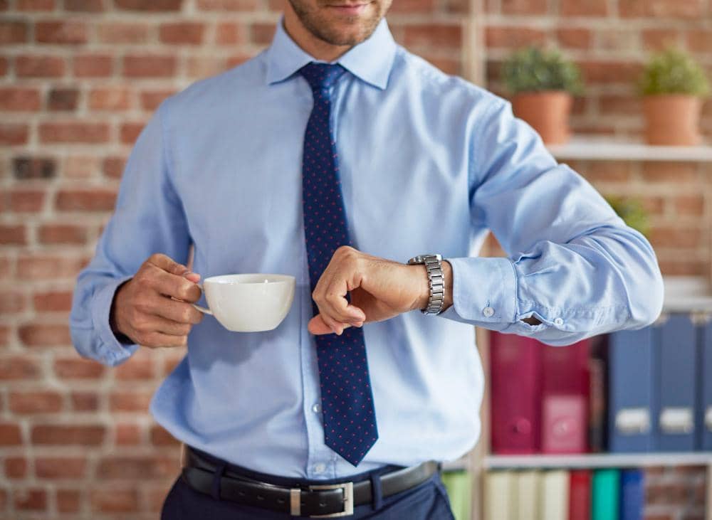 ilustrasi outfit kantoran