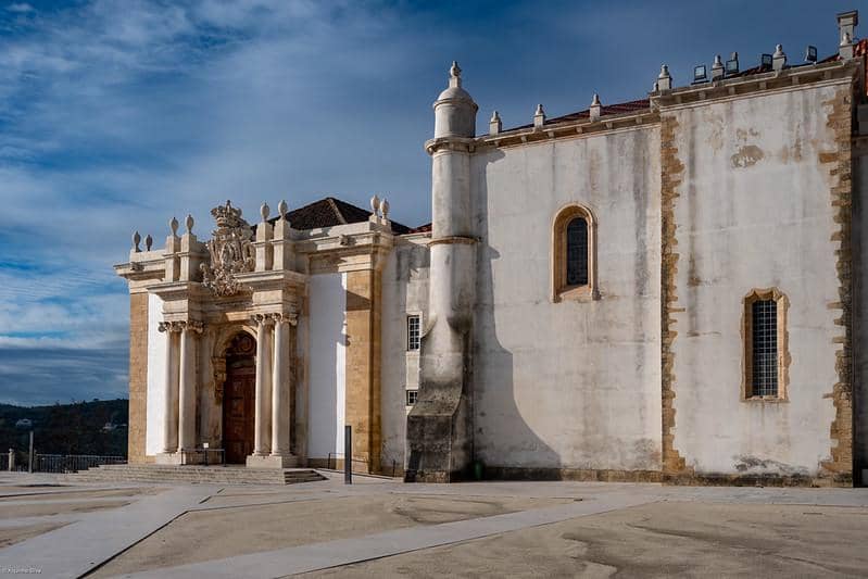 Potret Biblioteca Joanina