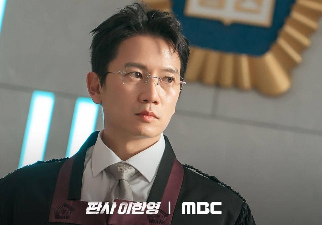 Ji Sung di drama The Judge Returns