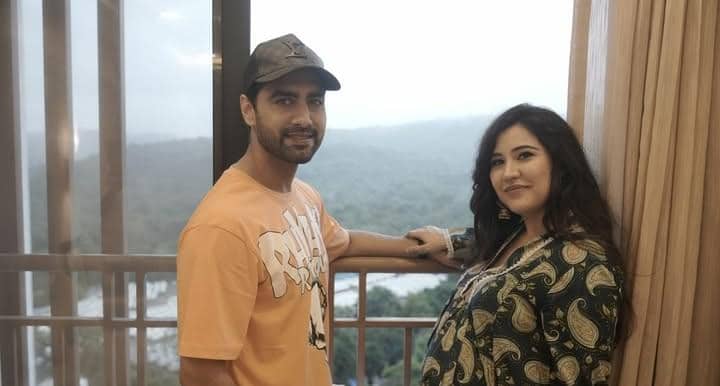 Sheena Bajaj dan suami