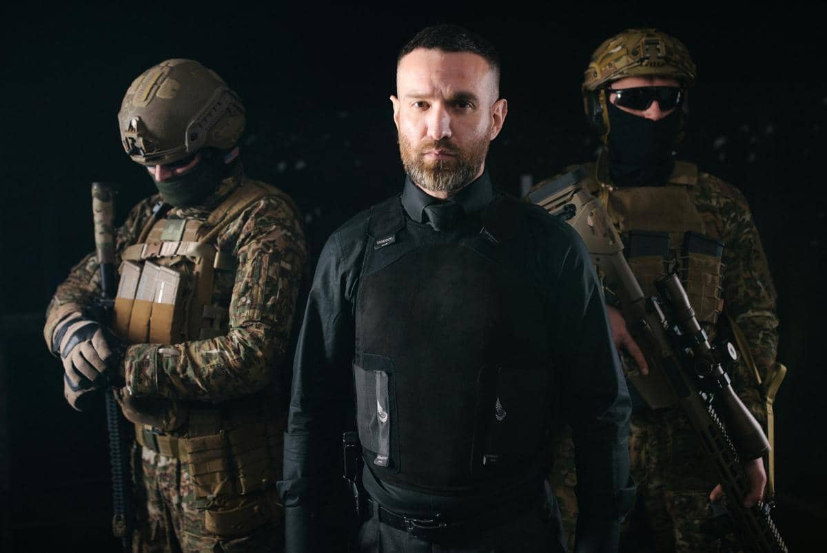 perbedaan rompi anti peluru dan rompi taktis