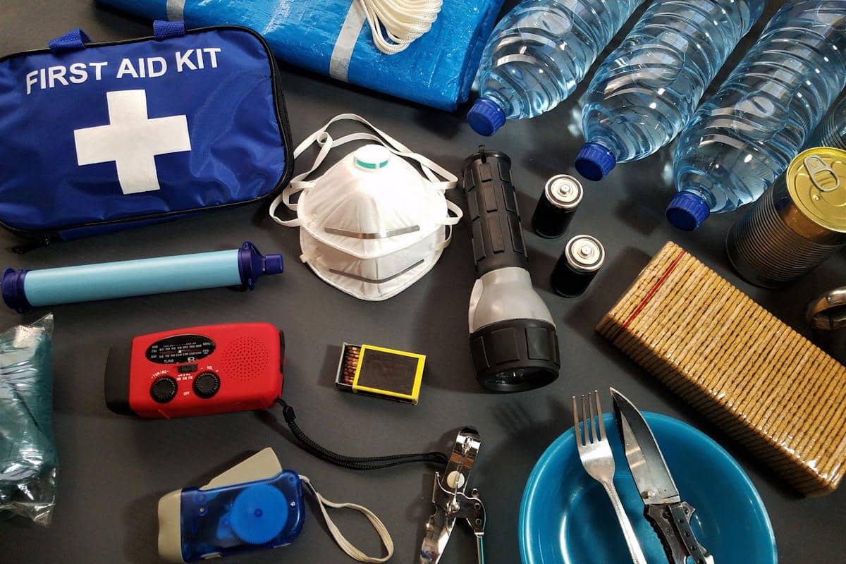 ilustrasi DIY emergency kit