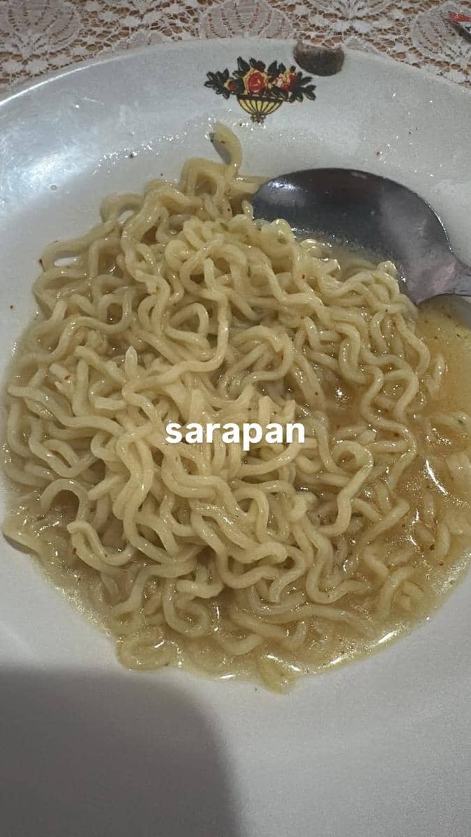 Sania Leonardo jadi sukarelawan bencana alam di Sumatra Utara.