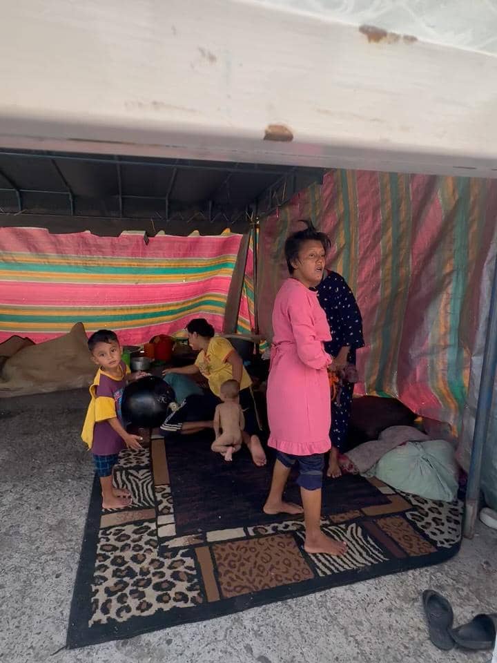 Chiki Fawzi jadi sukarelawan bencana di Sumatra Utara.