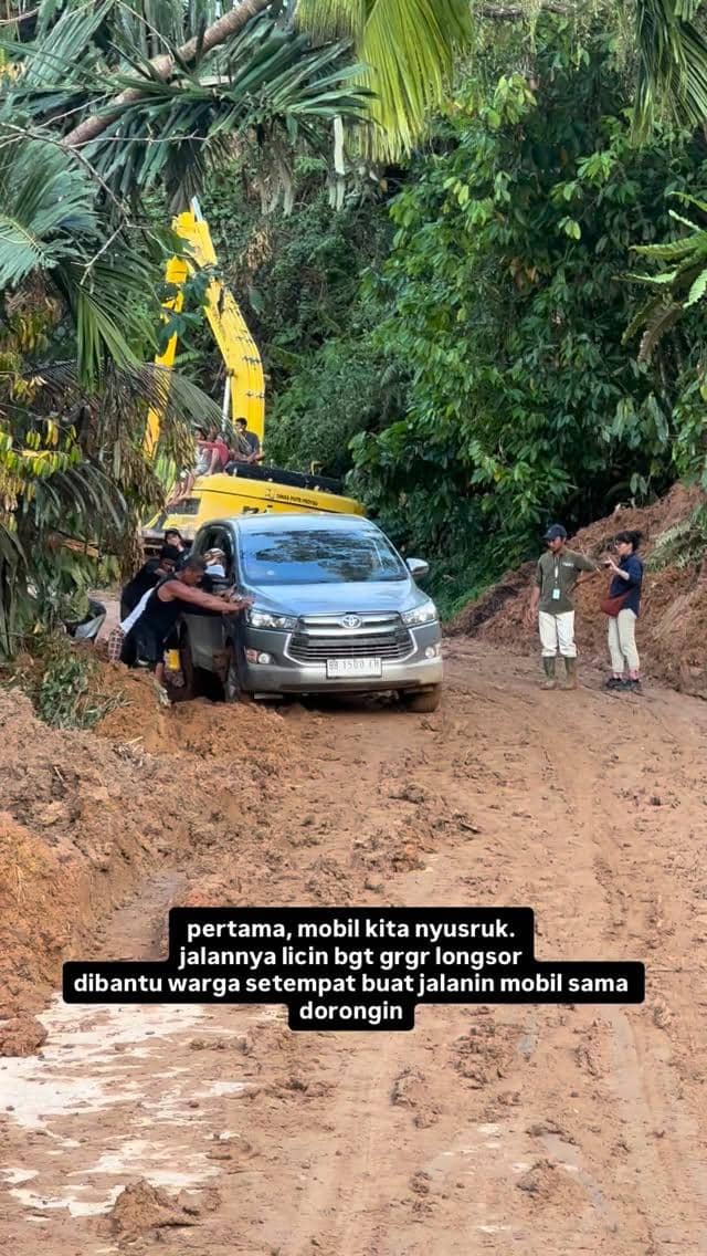 Sania Leonardo jadi sukarelawan bencana alam di Sumatra Utara.