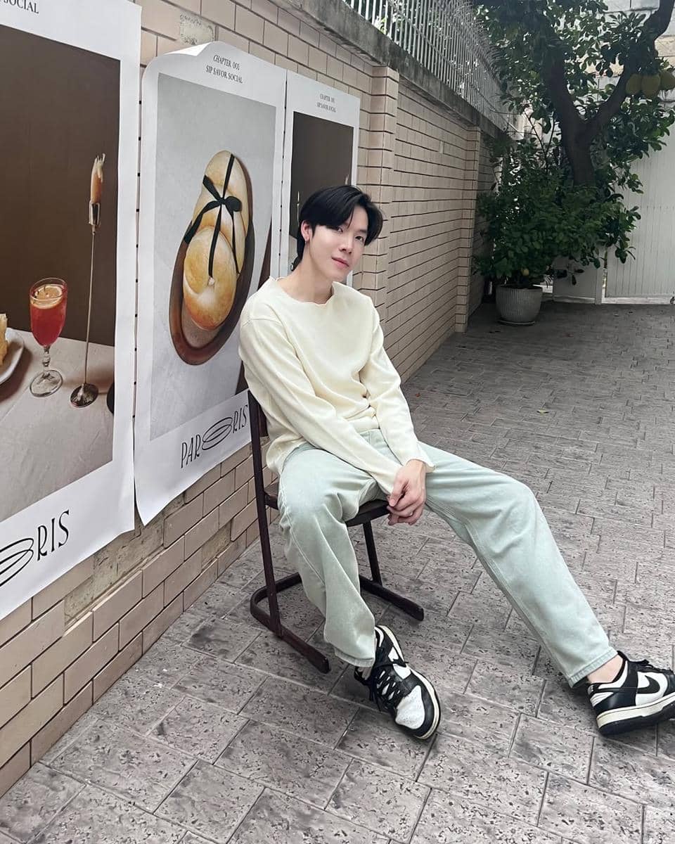 outfit Nokia Chinnawat 