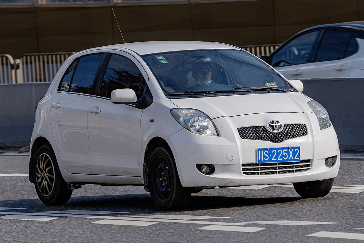 Toyota Yaris generasi kedua