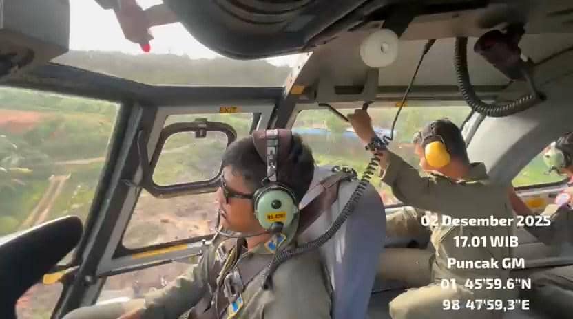 Unsur Helikopter TNl Angkatan Laut jenis AS565 MBe Panther HS-1307 dari Wing Udara 1 Puspenerbal bergerak cepat menyalurkan bantuan kemanusiaan untuk masyarakat empat desa di wilayah Kabupaten Tapanuli Tengah, Sumartera Utara