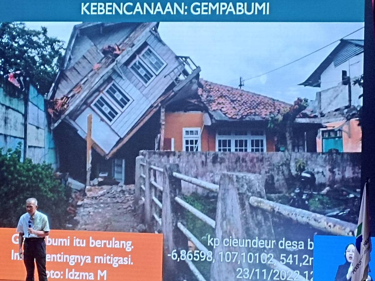 Menko PMK Terima Rekomendasi Kebijakan Forum IDMS 2025 di Perpus, 