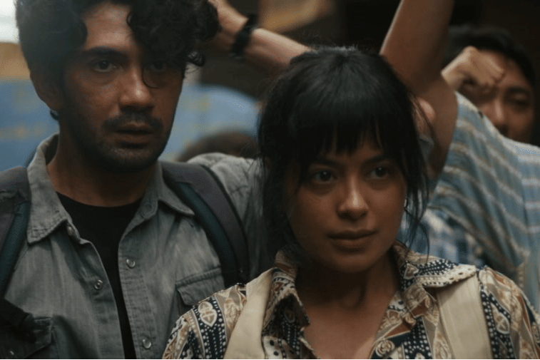potret Reza Rahardian dan Eva Celia di film Laut Bercerita