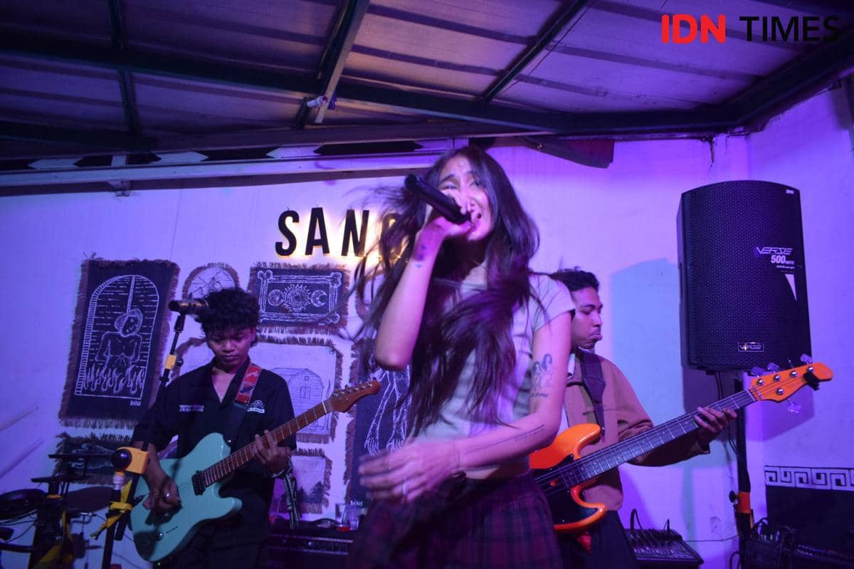 Ruang kreatif Noisevember jadi ajang bertemunya musisi lokal di Sangkar Coffee 