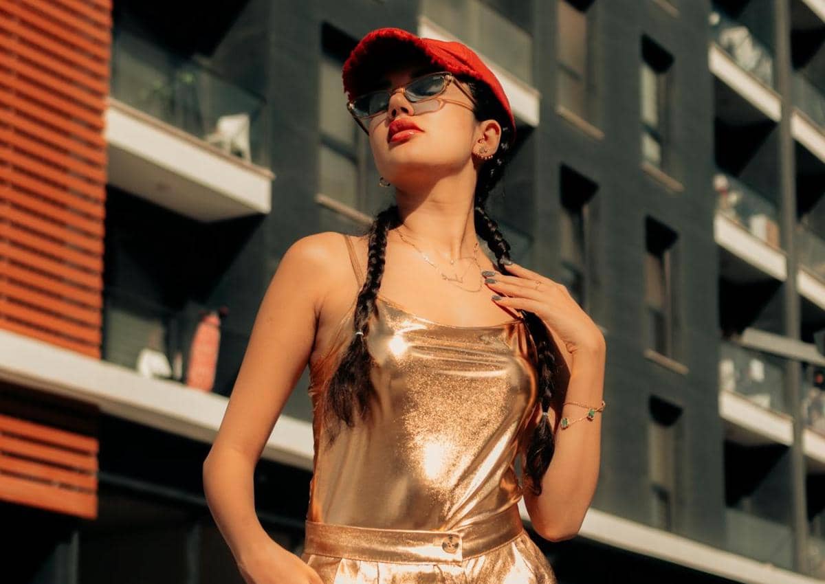 Ilustrasi nuansa emas (pexels.com/Photo by Shalom Ejiofor)