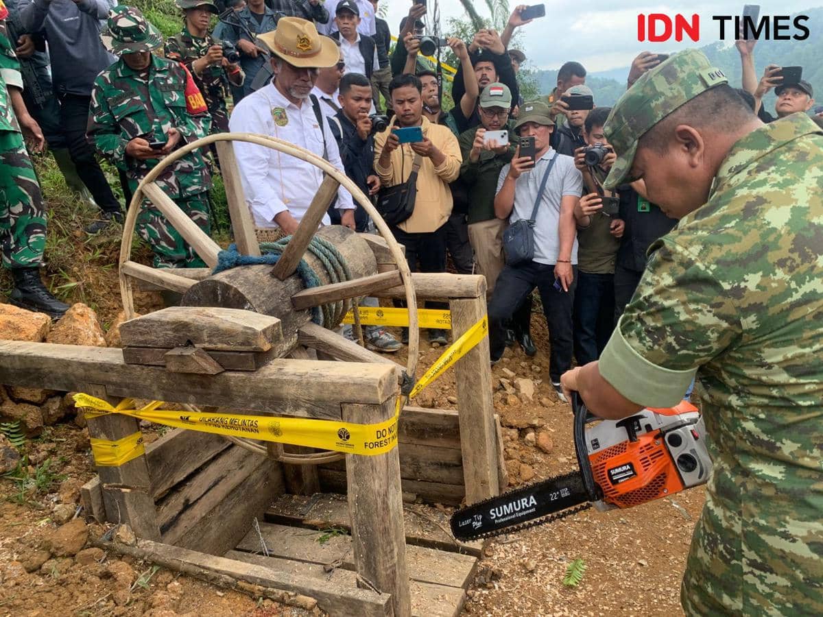 Satgas PKH Tertibkan Tambang Ilegal di TNGHS, Kerugian Negara Rp304 M (IDN Times/Muhamad Iqbal)