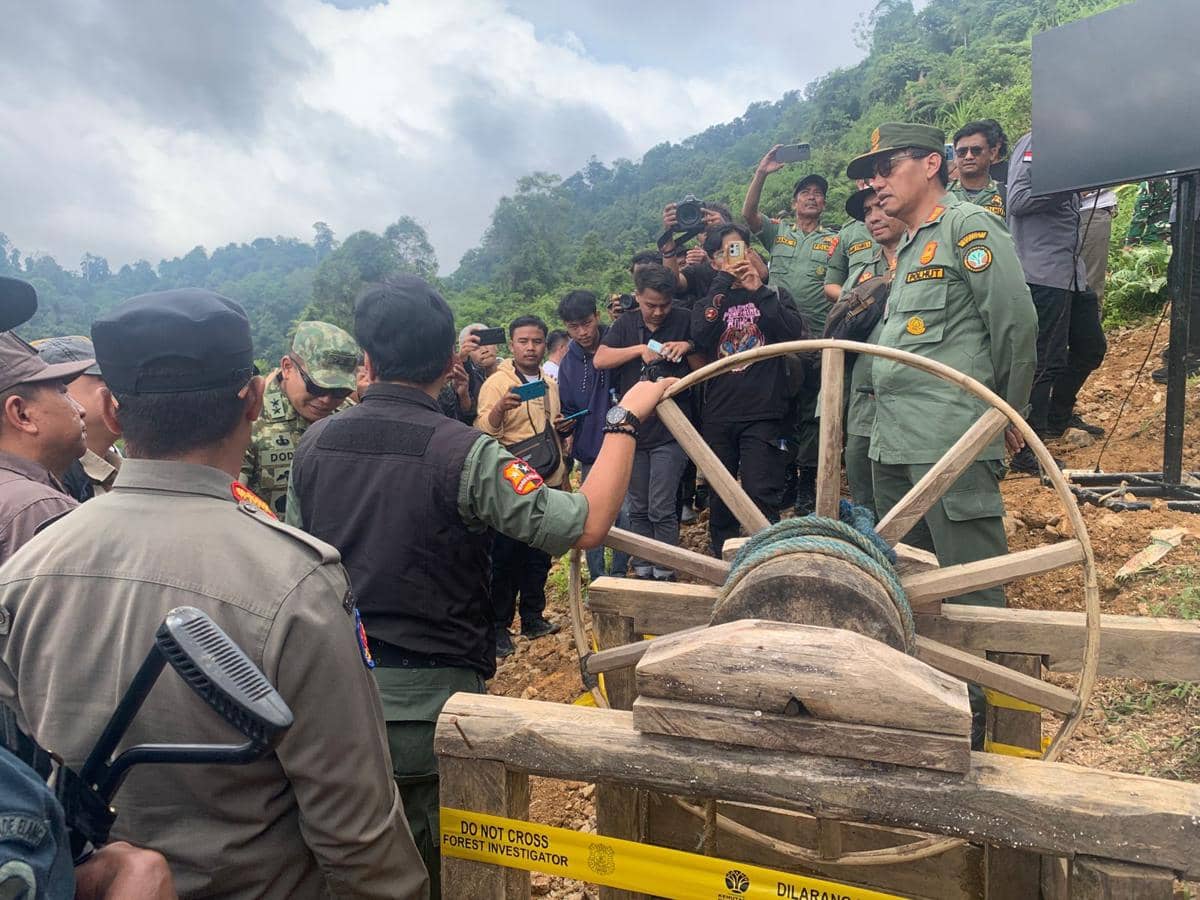 Satgas PKH Tertibkan Tambang Ilegal di TNGHS, Kerugian Negara Rp304 M (IDN Times/Muhamad Iqbal)