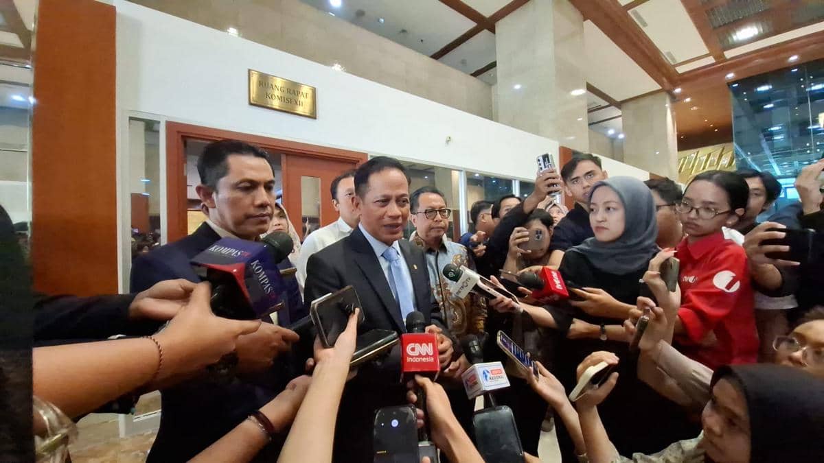 Menteri Lingkungan Hidup Hanif Faisol Nurofiq, bencana Sumatra