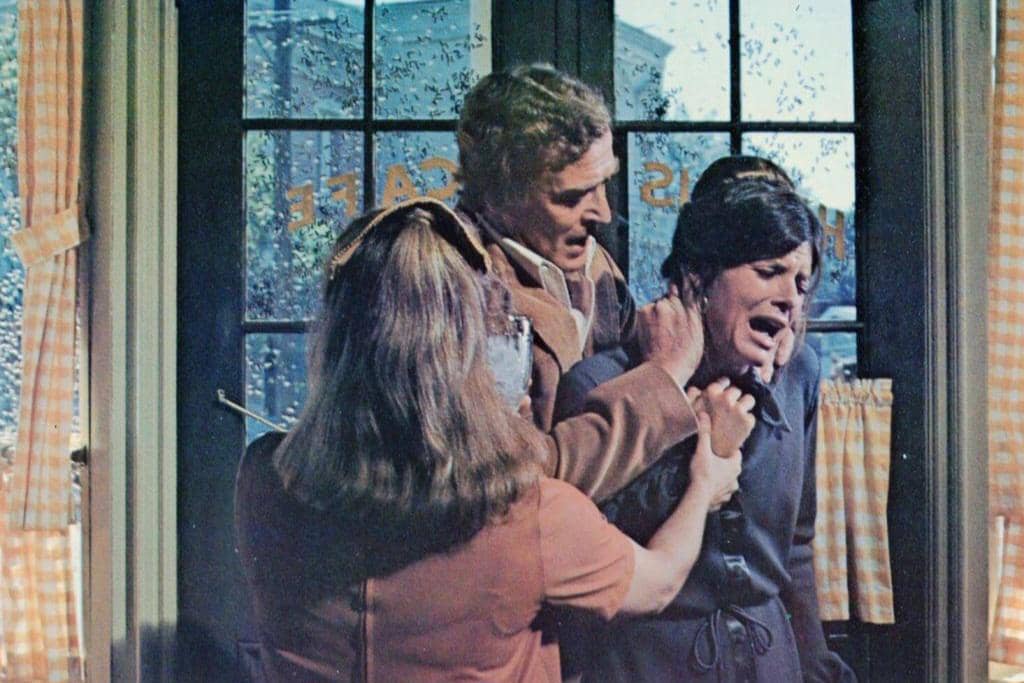 cuplikan adegan dalam film The Swarm