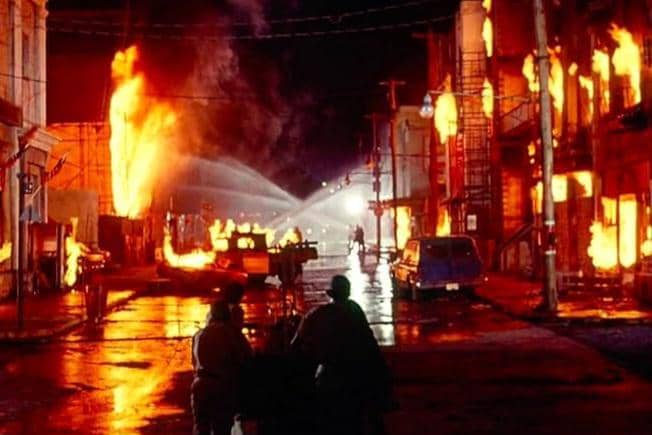 cuplikan adegan dalam film City On Fire (1979)