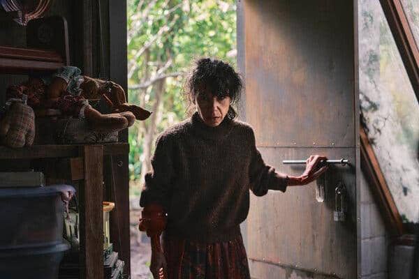 adegan dalam film Bring Her Back