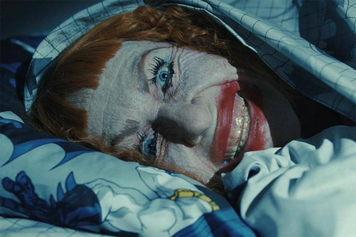 adegan dalam film Weapons