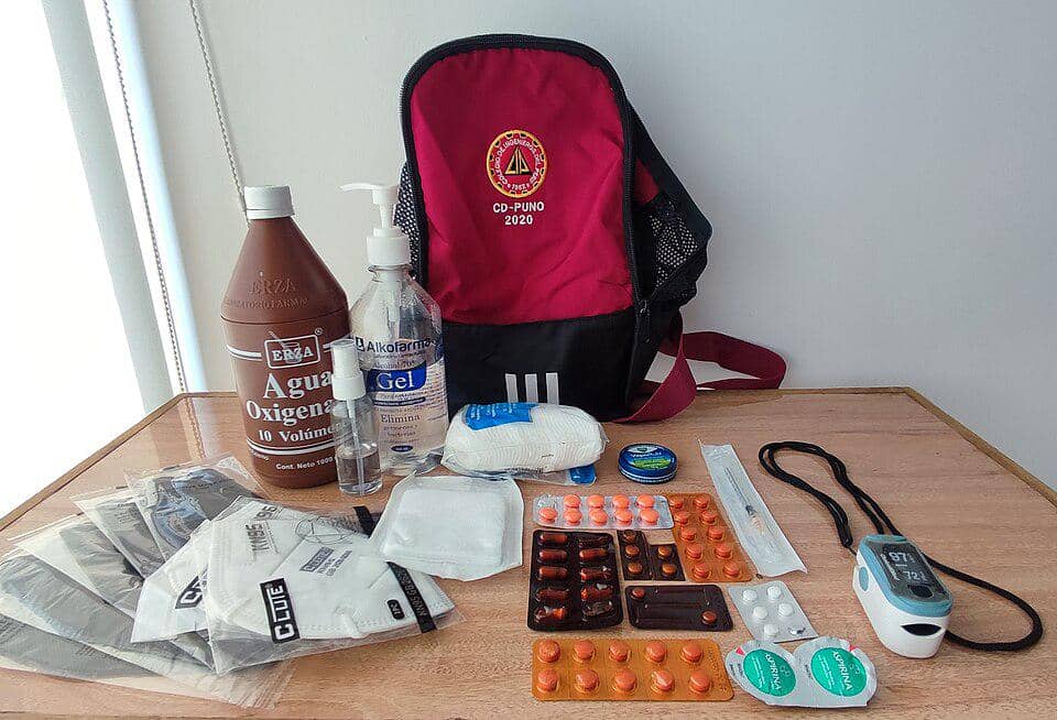 obat-obatan pribadi untuk diletakkan di dalam tas darurat