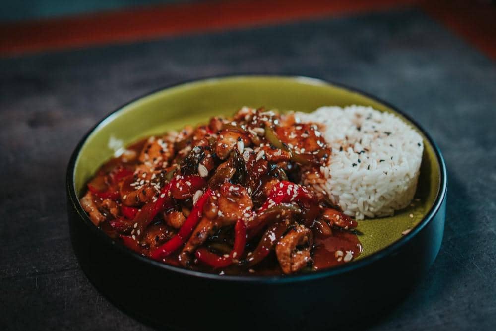 ilustrasi ayam kecap pedas manis