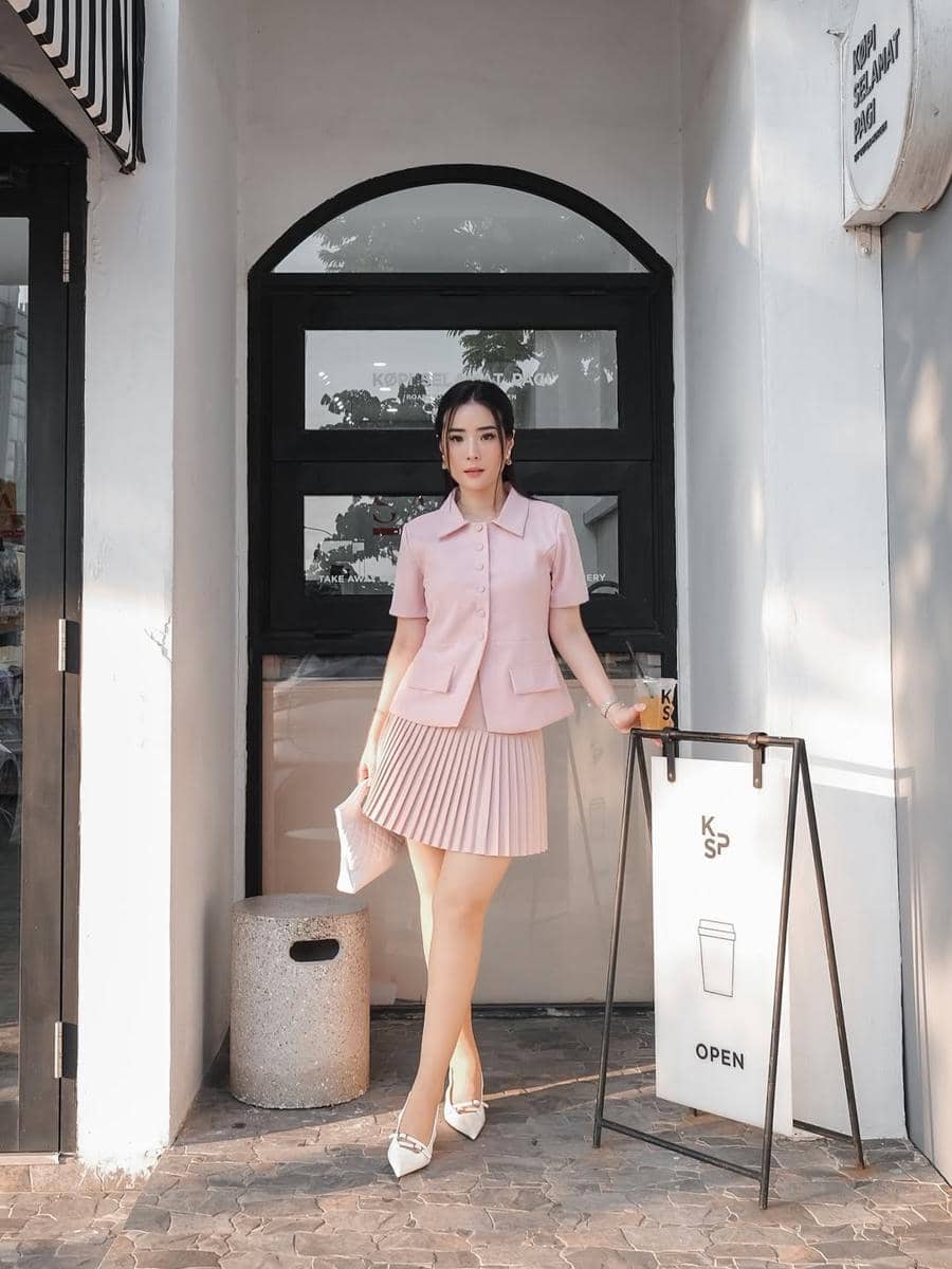 OOTD Mini Skirt ala Aita Christina