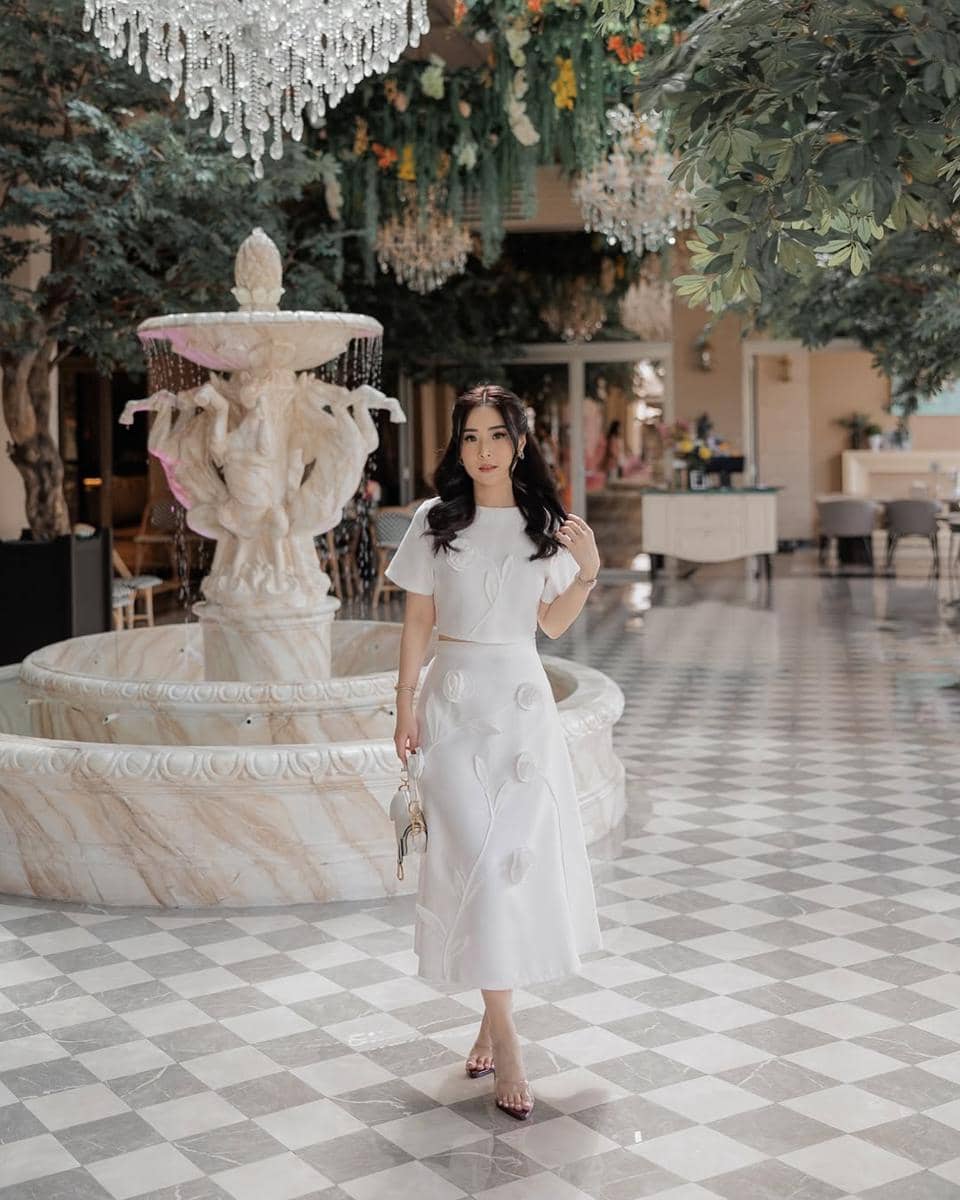 OOTD Nuansa Putih ala Aita Christina