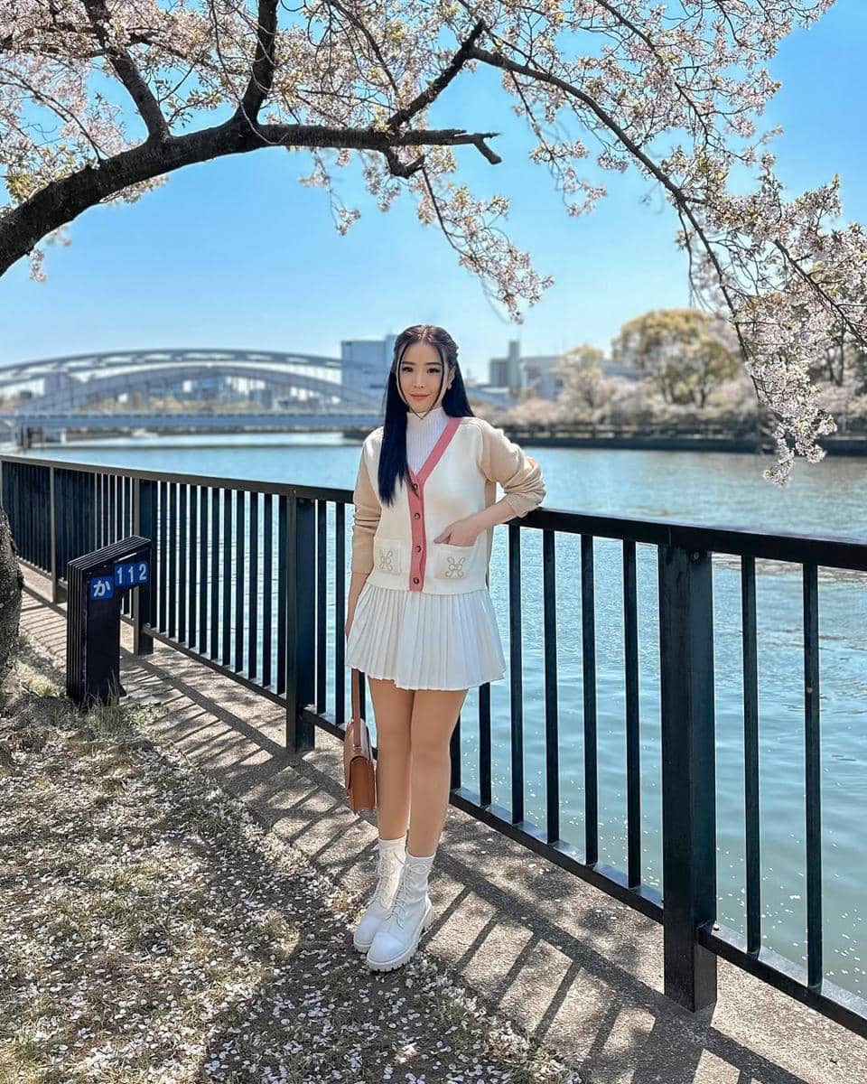 OOTD Mini Skirt ala Aita Christina