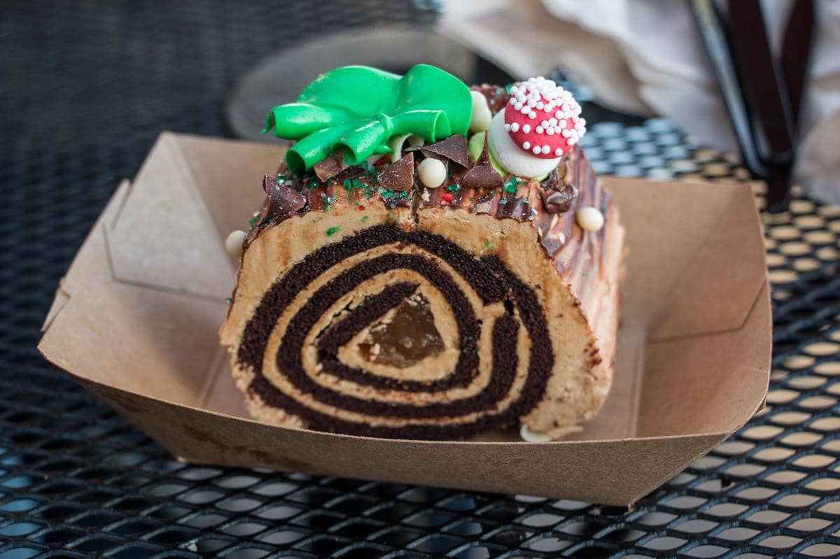 ilustrasi potongan buche de noel