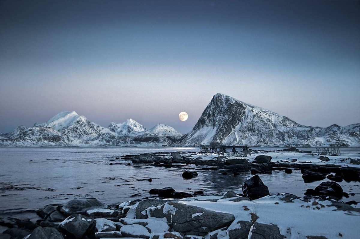 Ilustrasi cold moon yang namanya berasal dari suku asli Amerika