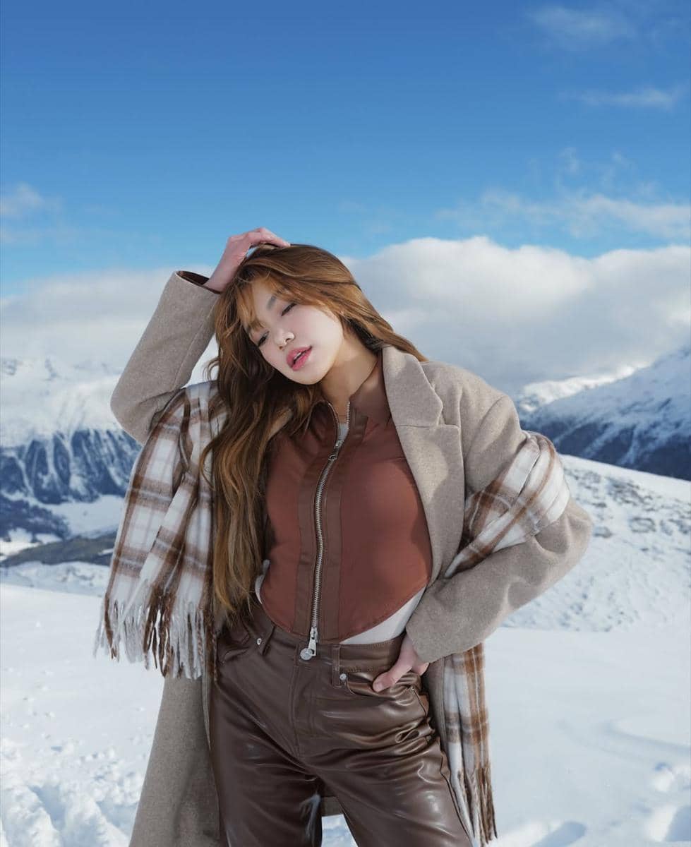 Regina Phoenix saat ke Kota Saint Moritz