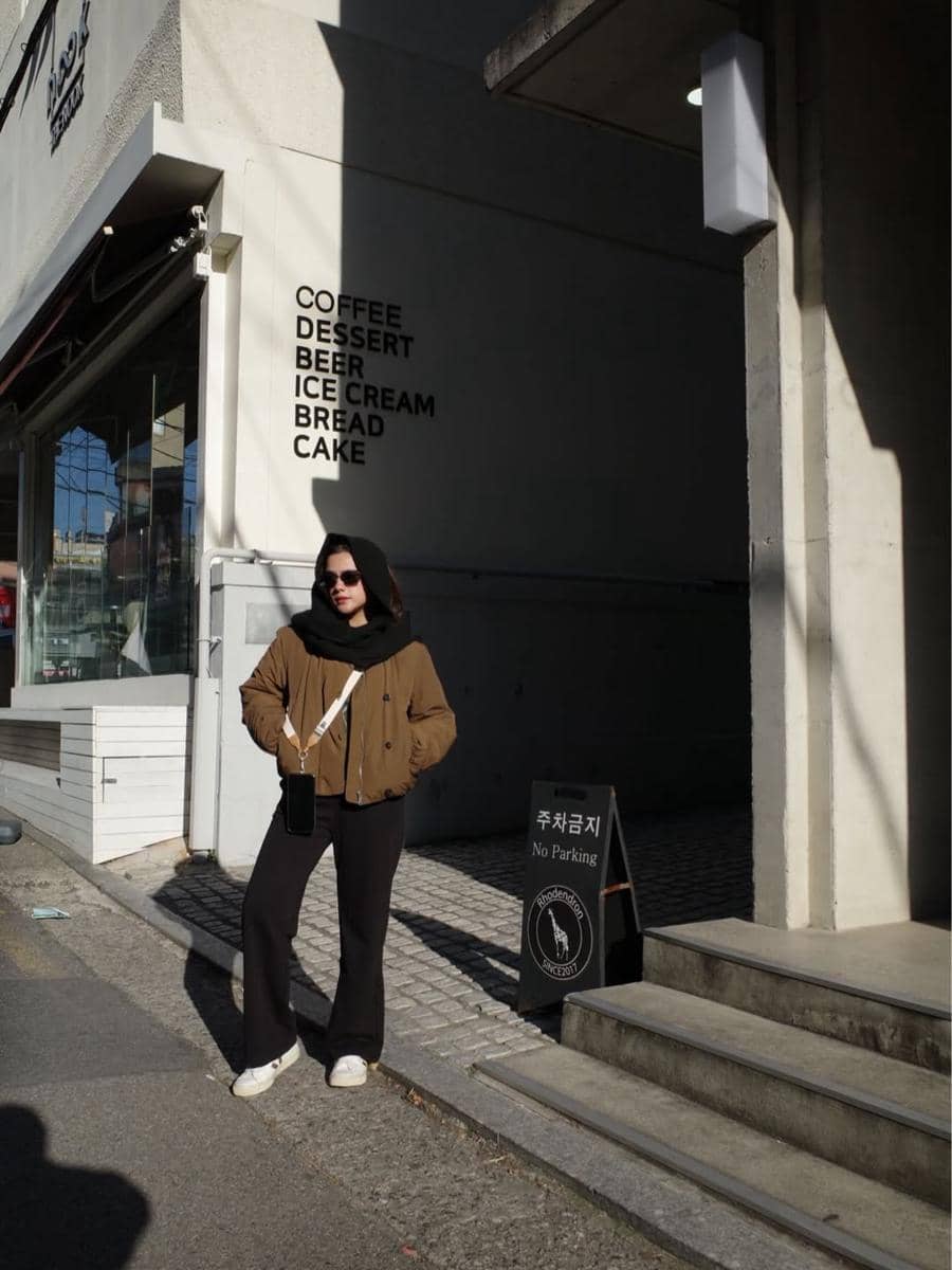 Audi Marissa liburan di Korea Selatan saat musim dingin. 