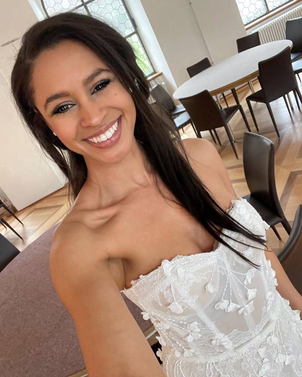 potret Chloe Elyse, Miss Cosmo Jerman 2025