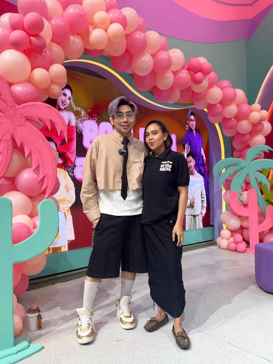 ulang tahun ke-45 Caren Delano