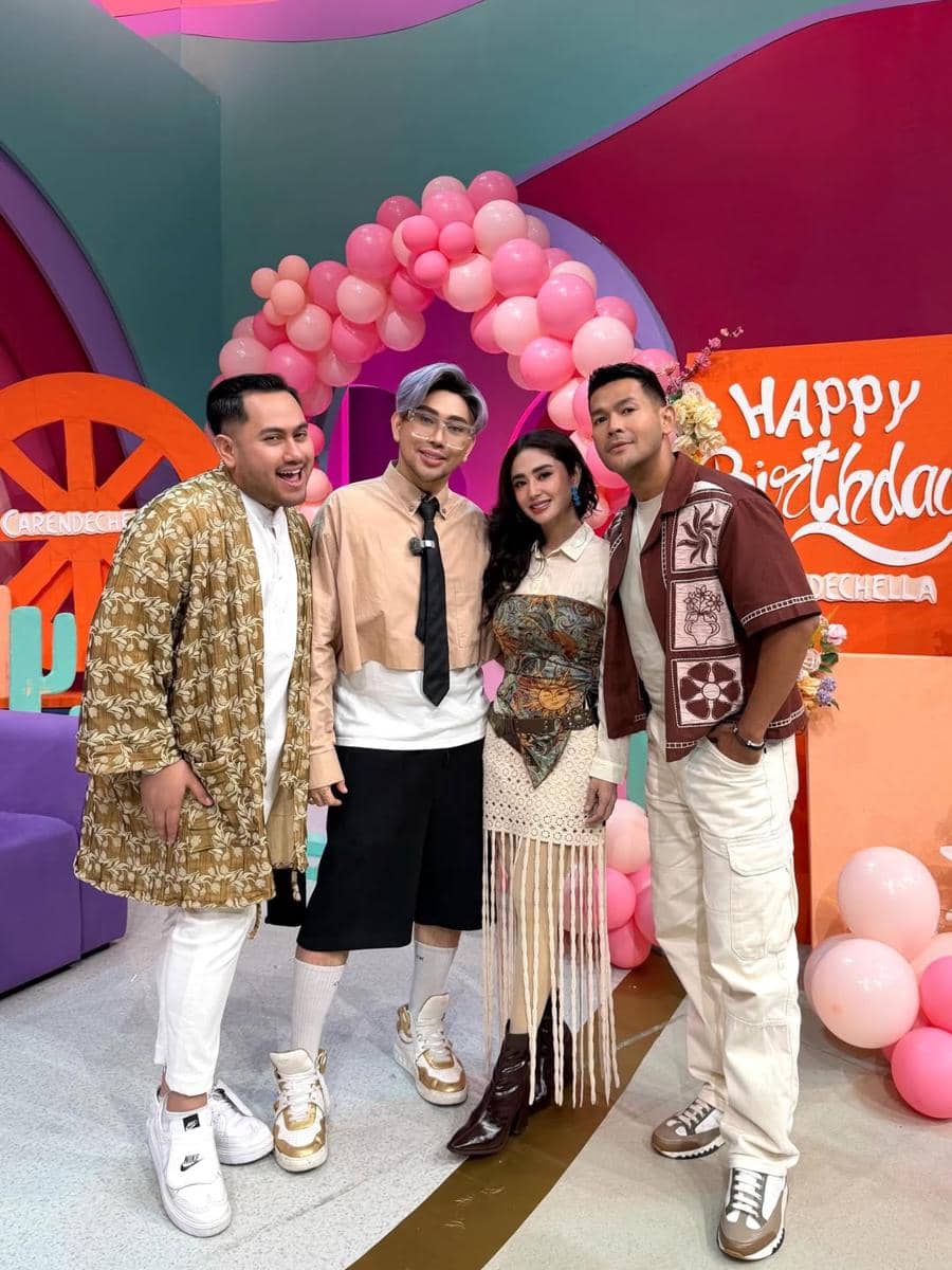 ulang tahun ke-45 Caren Delano